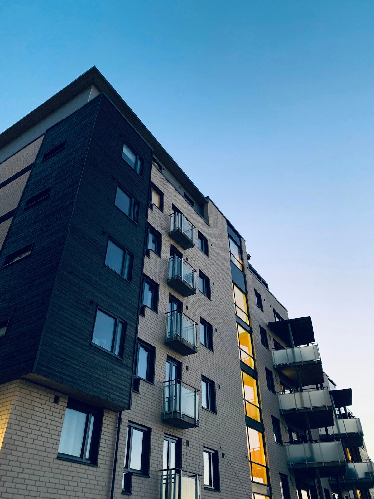 MONOLITH RESIDENCES